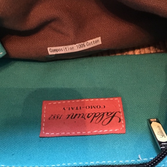 Amazing Turquoise Bag - Picture 4 of 7